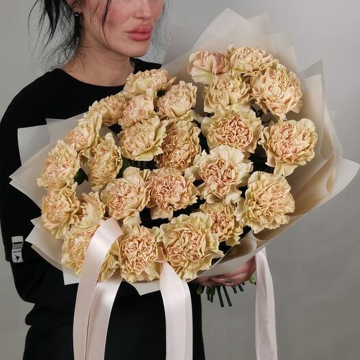 Букет живых цветов из гвоздик, цвет карамельный, 25 штук, арт 275 Kimbirly Flowers