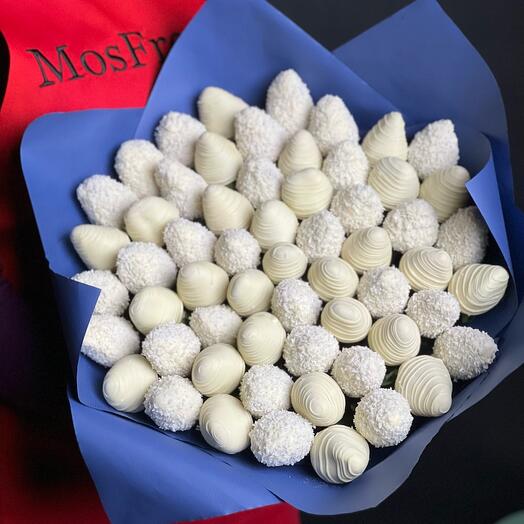 Chocolate-covered strawberries "New Year's surprise M"