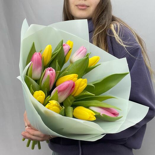 Букет 15 тюльпанов розовые и желтые