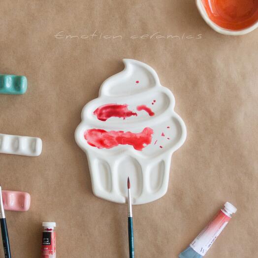 Ceramic "Pie" palette for mixing paints. Handmade work.  165x125x10 mm School supplies