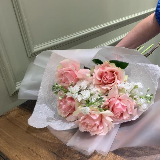 Duo Bouquet con rosas y matiolla