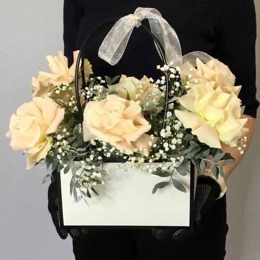 Composition with French roses and gypsophila "Sunny day"