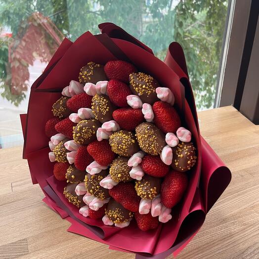 Chocolate-covered strawberries with marshmallows
