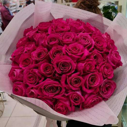 Букет цветов из 45 малиновых роз