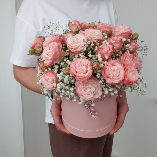 Кустовая роза в коробке