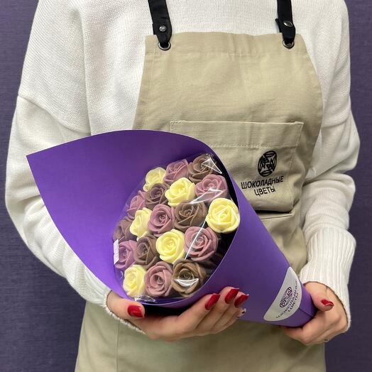 Букет  19 шоколадных роз