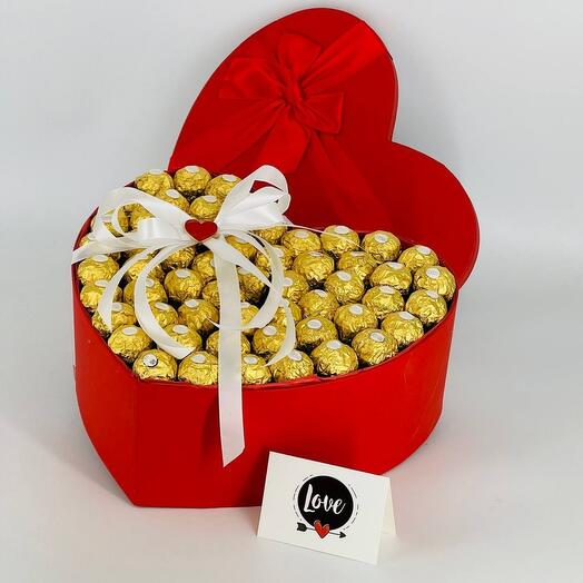 Gran corazón con dulces Ferrero Roche semana Santa