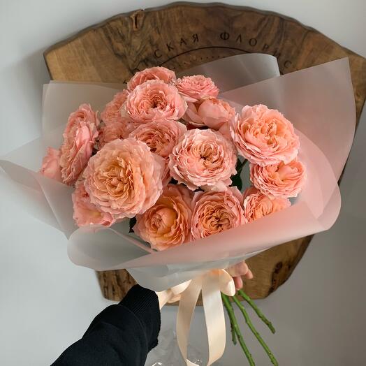 Monobooket de rosas arbustivas en forma de peonía