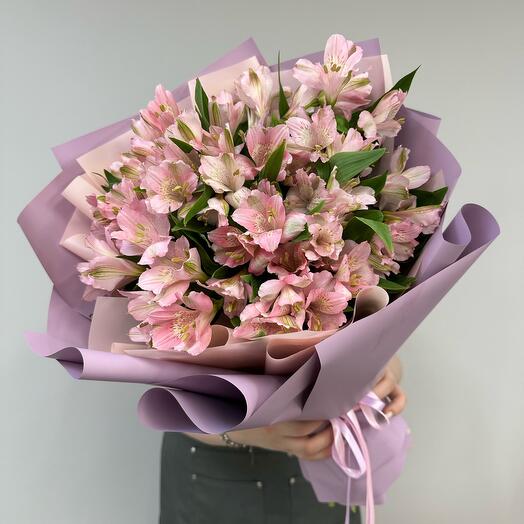 Букет из розовы альстромерии💕