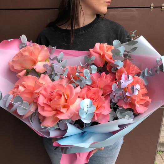 Букет с розовой розой