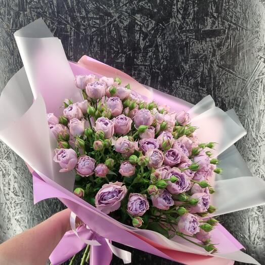 Букет из кустовых роз