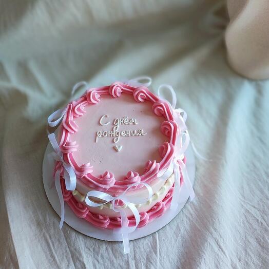 Lambeth frilly cake with bows