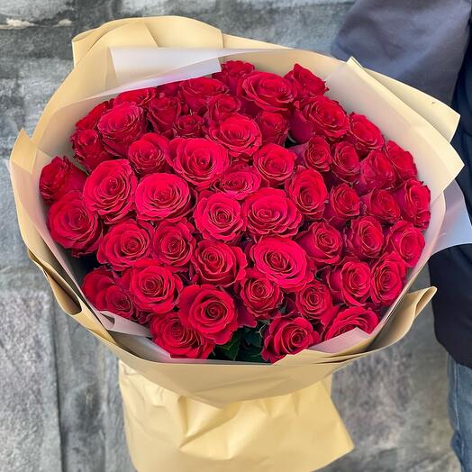 Monobucket of 51 red Kenyan roses