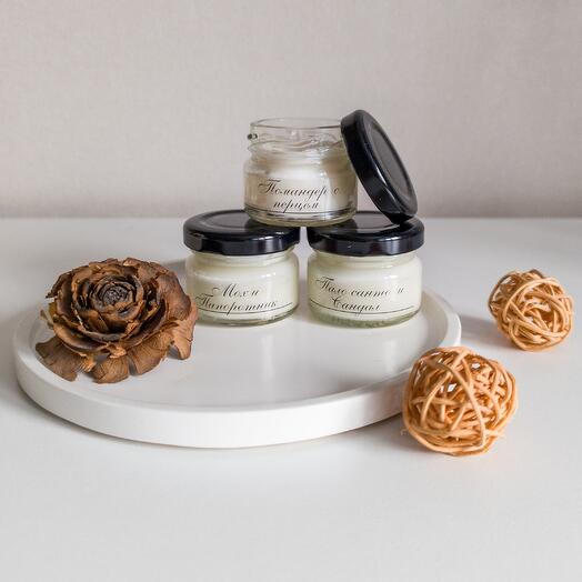 Gift set: 3 25 ml scented candles, postcard and gift packaging