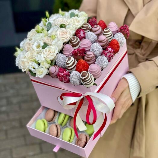 Large Berry mood jewelry box with eustoma