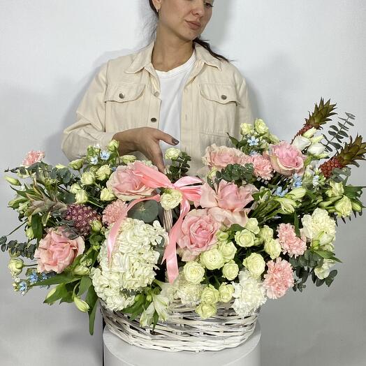 Корзина с цветами
