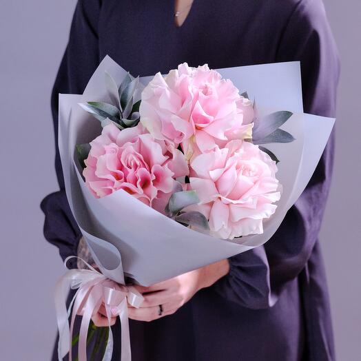 Delicate bouquet of French roses 123