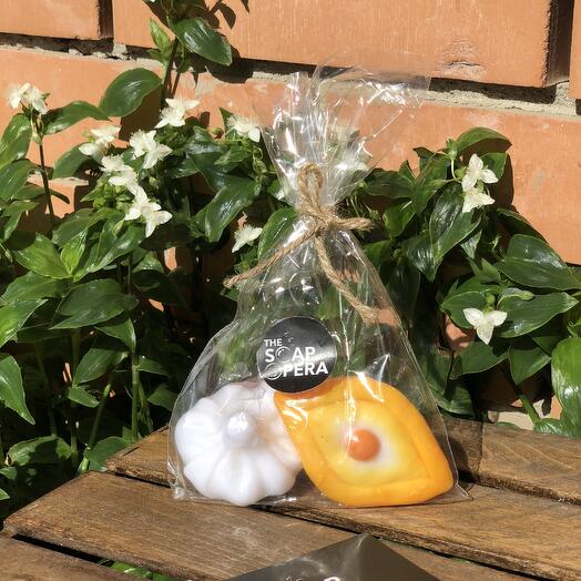 Set of soap khinkali and khachapuri
