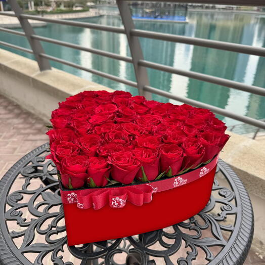 Royal red rose s arrangement (Red box)