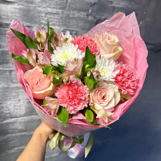 Розы , альстромерии , диантус Love