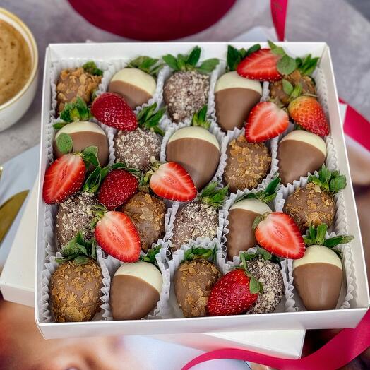 Клубника в Шоколаде Киндер 24-16 шт. Премиум шоколад Callebaut. Подарочный набор 1171. Leora chololate