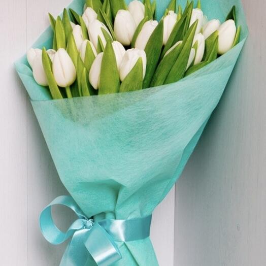 Bouquet of 25 white tulips