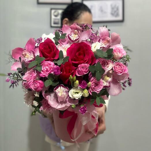 Caja grande con orquídeas y rosas peonías 💕