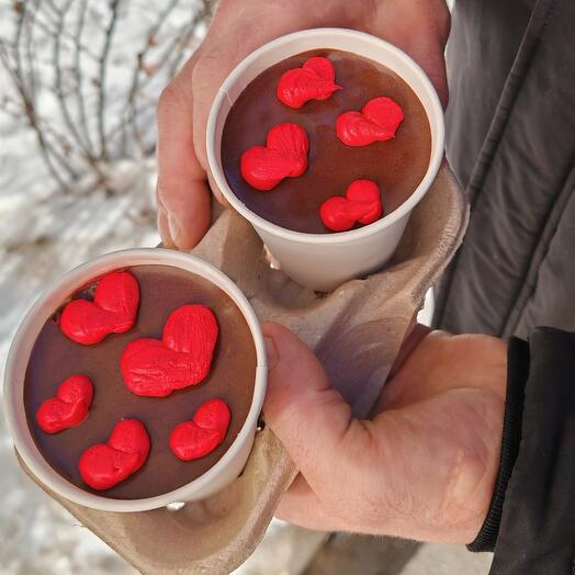 Торт в стакане с объемными сердцами