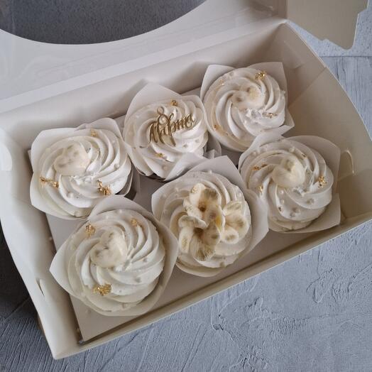 Капкейки с топером в подарок на 8 Марта