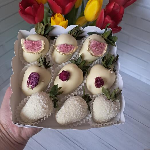 Клубничка в шоколоде 9 шт