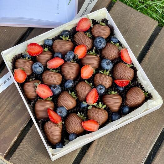 Набор клубники в шоколаде «Ягодное лукошко» 20 шт