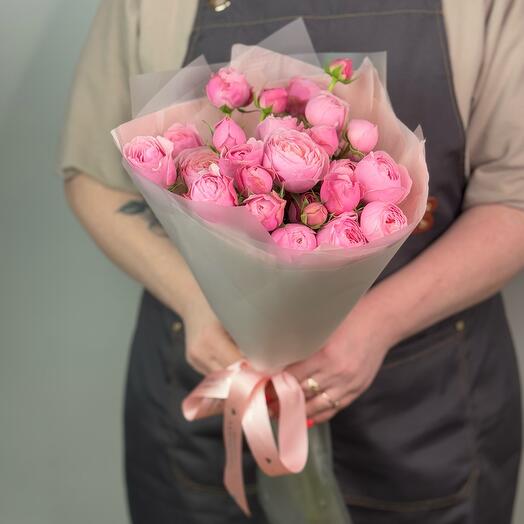 5 peony-shaped bush roses by Silva Pink
