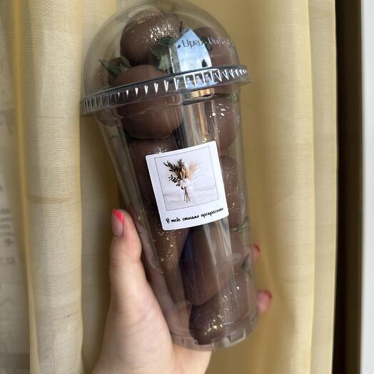 Berry to go (клубничный стаканчик)
