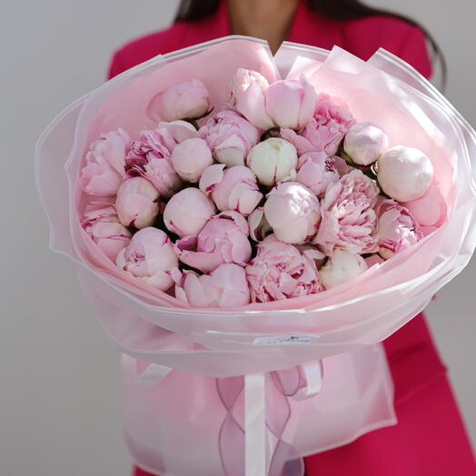 Букет из 25 пионов