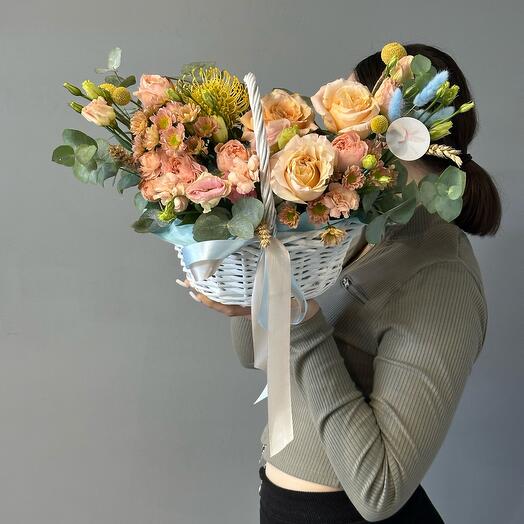 Корзина с цветами 800