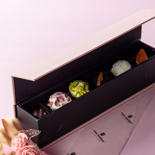 Signature Collection Chocolate Stuffed Date Small Box 6pcs