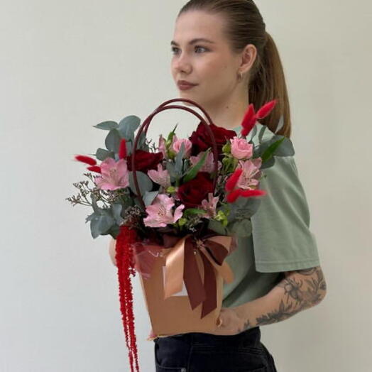 Цветы в сумке 560