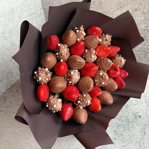 Букет из клубники в молочном шоколаде Callebaut