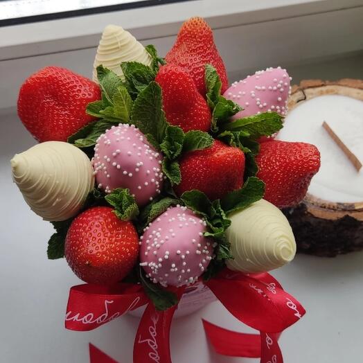 Caja de fresas en chocolate primavera S