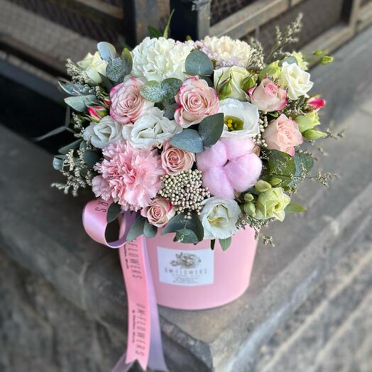 Нежная коробочка с кустовыми розами 🌸