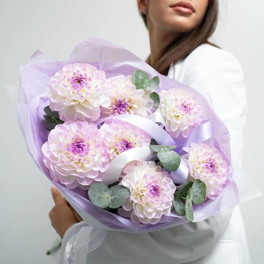 Букет с георгинами 🕊️