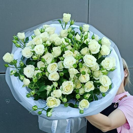 Букет из кустовых белых роз 15 шт
