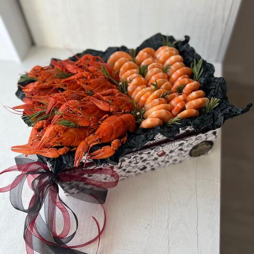 Морская коробочка с раками и креветками