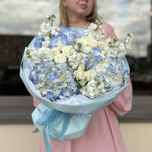 Signature Bouquet | delicate hydrangea | spray rose | stock