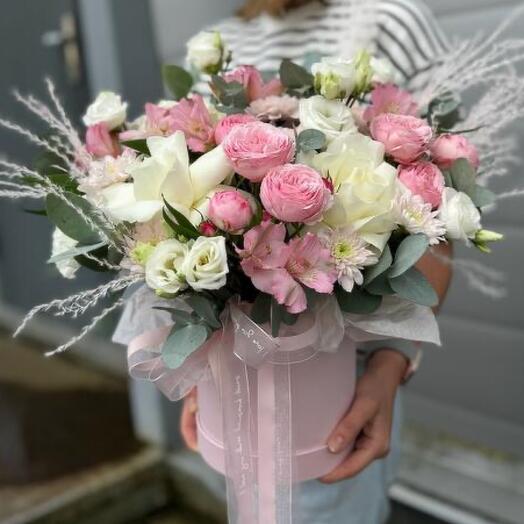 Коробка с цветами и сухоцветами