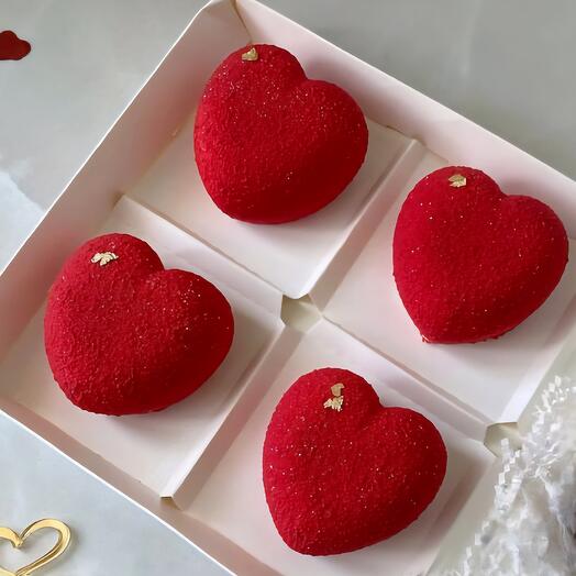 Муссовые пирожные "Сердце с золотом" 4 шт