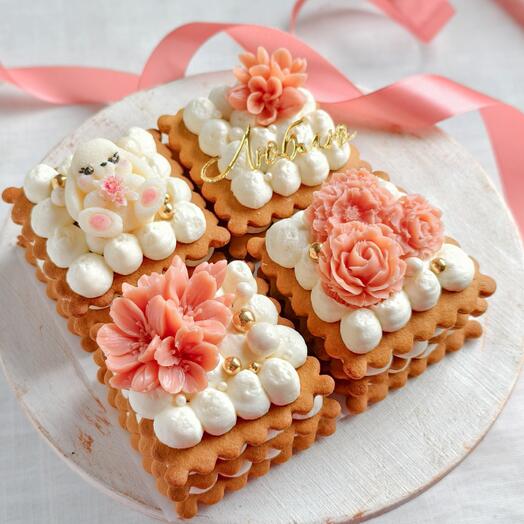 Набор медовых пирожных 4 шт "Люблю"