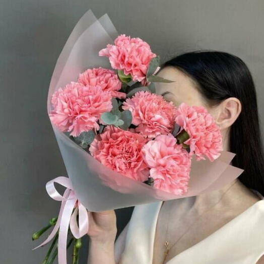 Букет-комплимент с розового диантуса и эвкалиптом 💌
