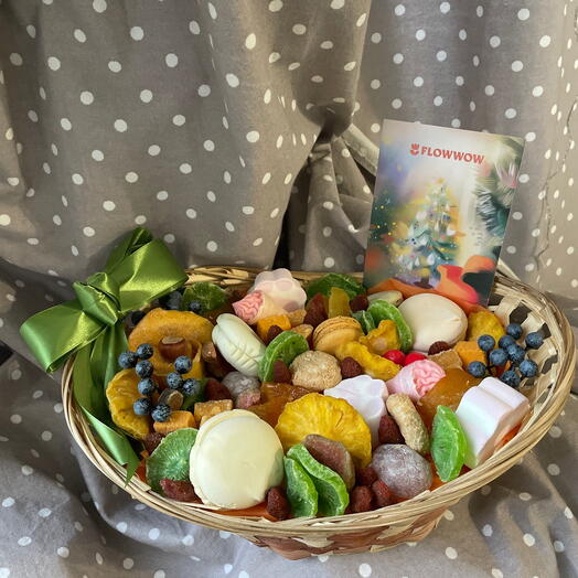 Корзина с сухофруктами Зелень