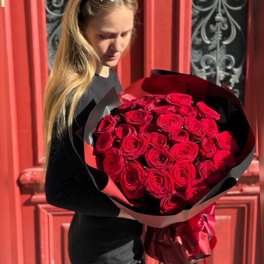 30 red roses